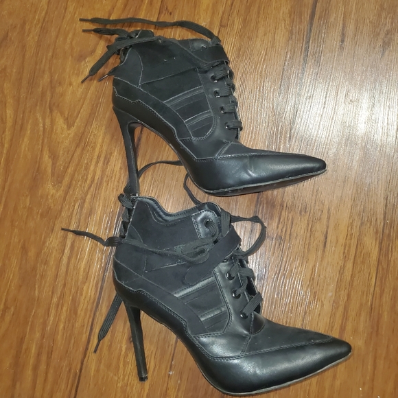 NWT Black Lace Up Stiletto Booties - Picture 5 of 7